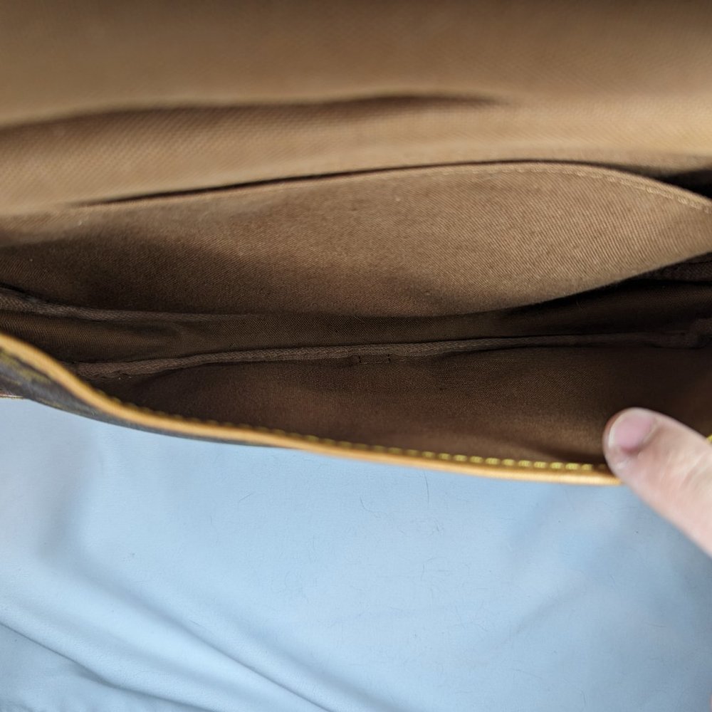 LOUIS VUITTON Saumur 35 Saddlebag - Picture 12 of 13